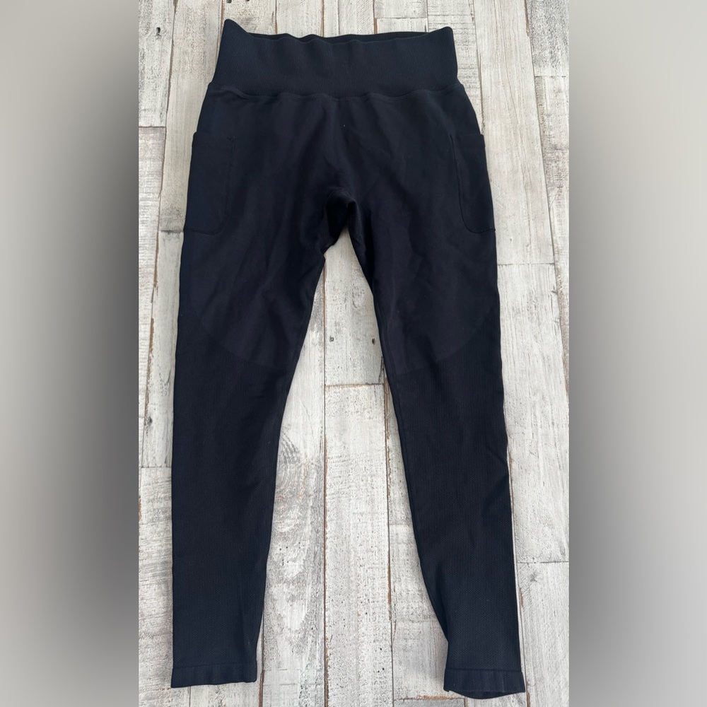Women’s Ruched Bum Black Yoga Pants